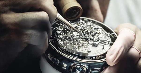 Embracing Customization and Circularity in High-End Watches: A Vision for the Future