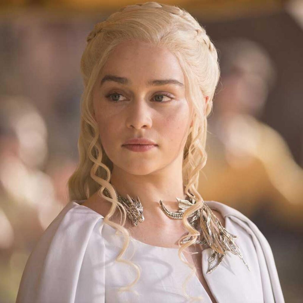 Daenerys Targaryen's Neck Sculpture